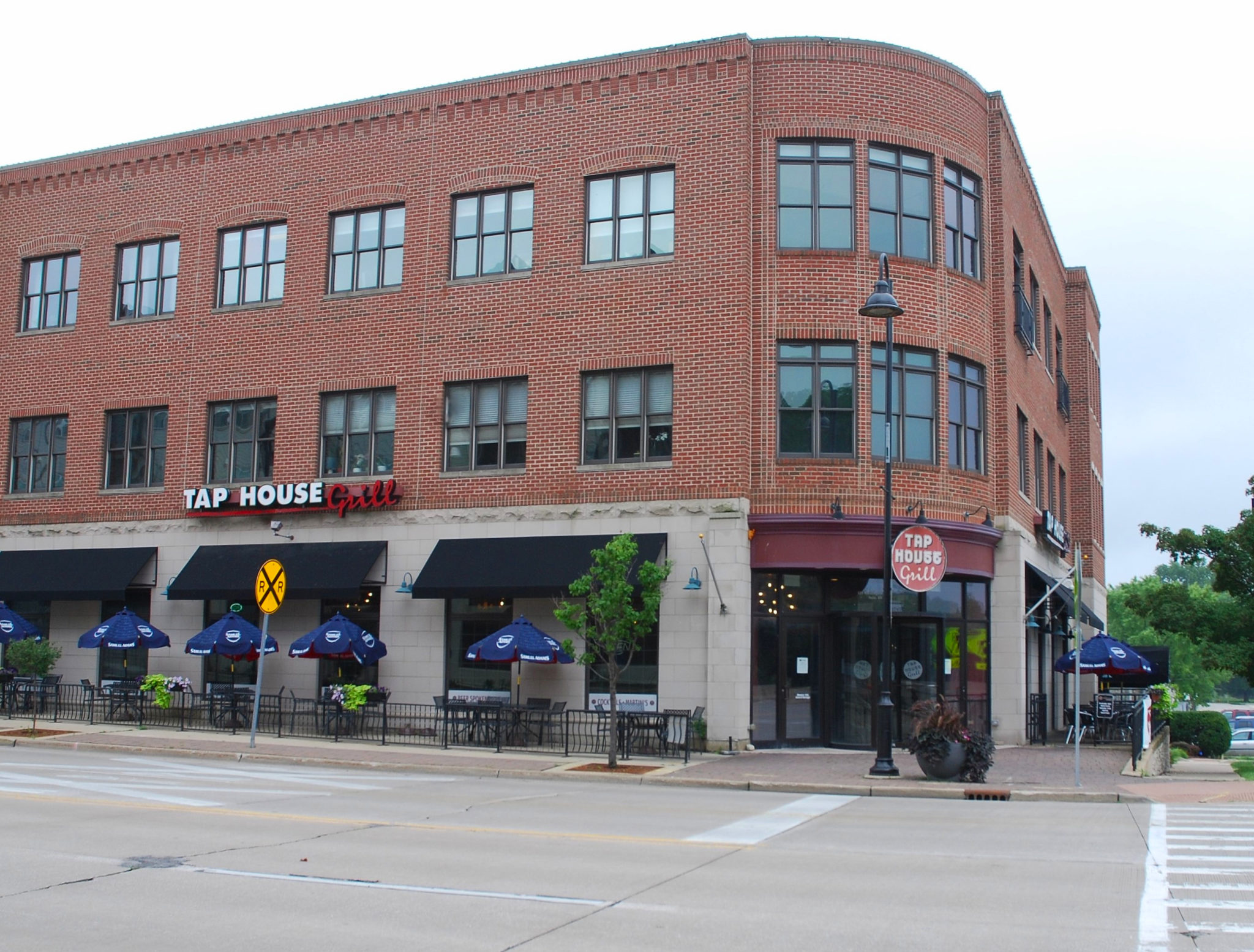 Oswego TAP HOUSE GRILL